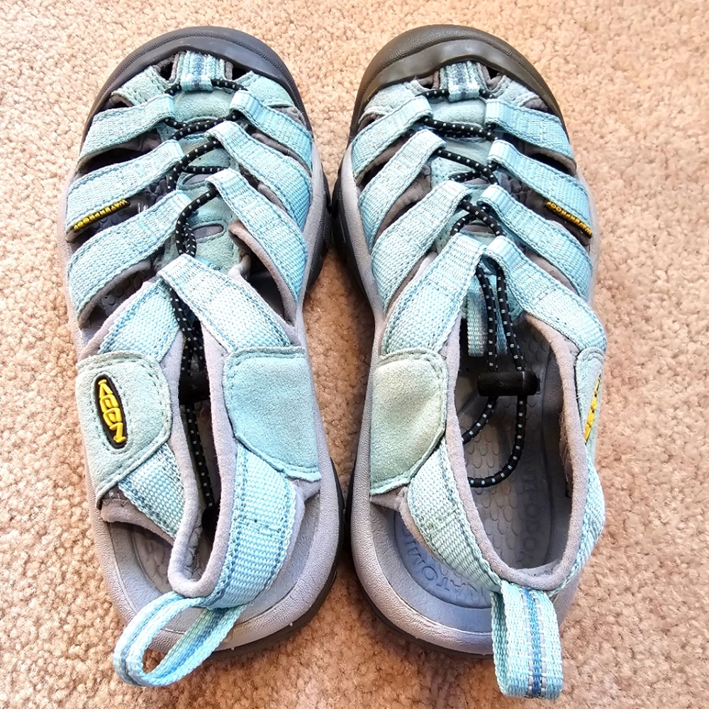 KEEN water shoes, hikers. Size 6.5  Heavy duty toe protection